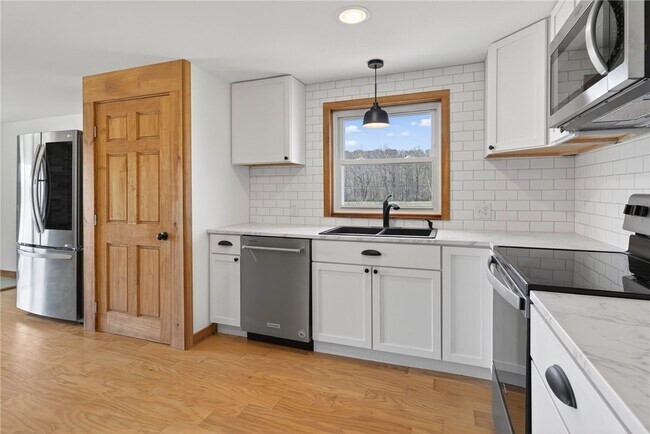 Building Photo - 999 Salmon Creek Rd