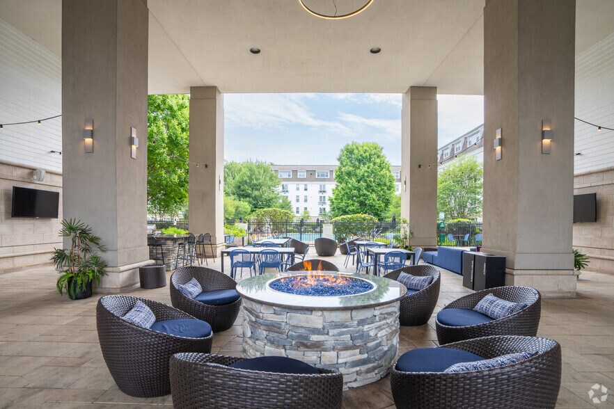 Primary Photo - Avana Cliffside