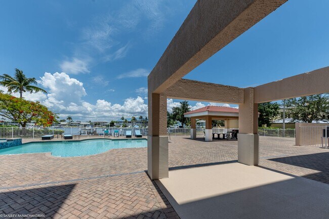 Building Photo - FURNISHED WATERFRONT CONDO IN PUNTA GORDA ISLES