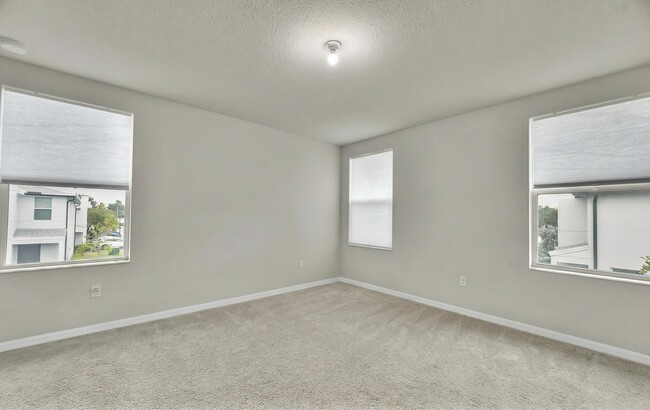 Building Photo - 3550 San Bernardino Wy