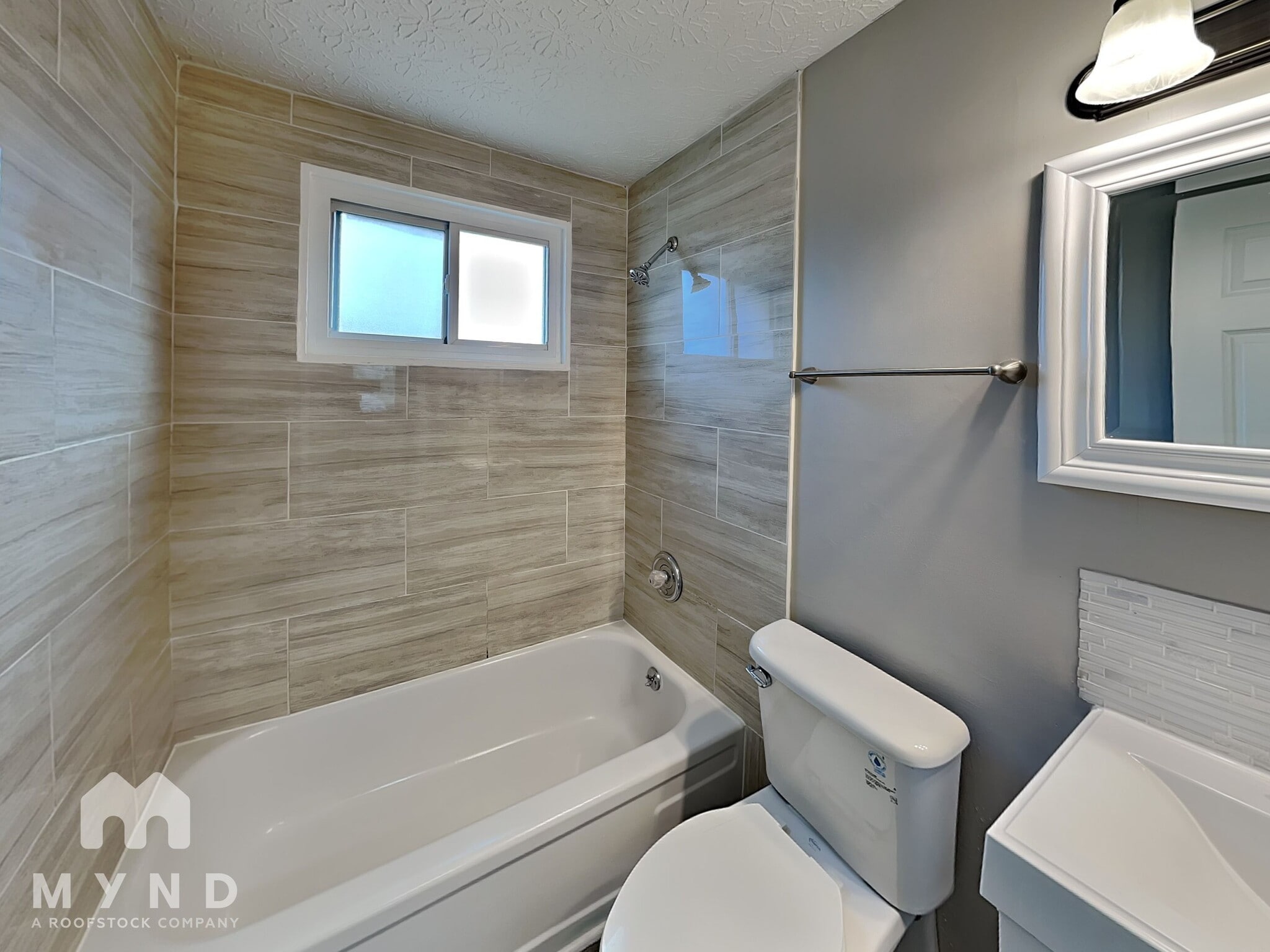 Building Photo - 6200 Maple Canyon Ave