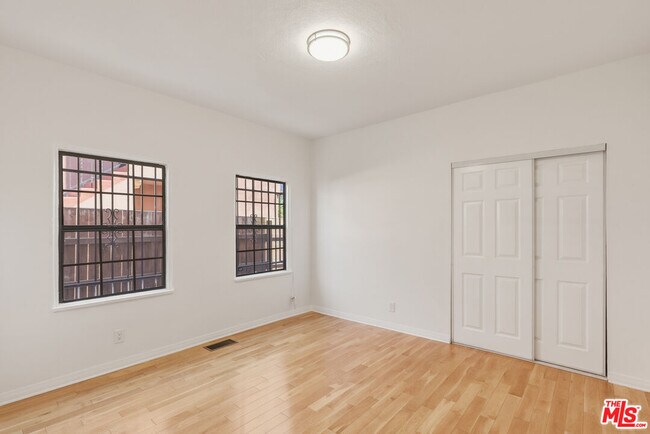 Building Photo - 1492 Silver Lake Blvd