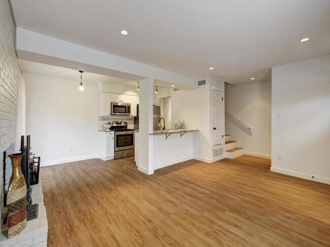 Building Photo - 3500 Alpine Cir