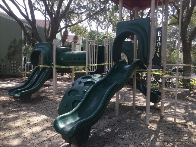 Building Photo - 2071 Dixie Belle Dr