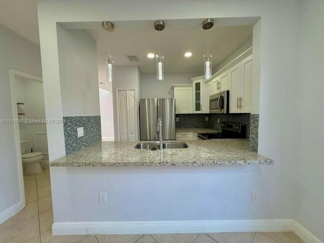 Building Photo - 922 NW 134th Ave