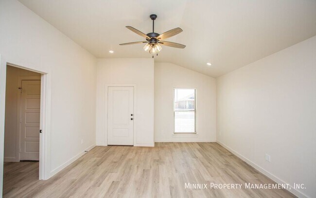 Building Photo - 2140 Langford Ave