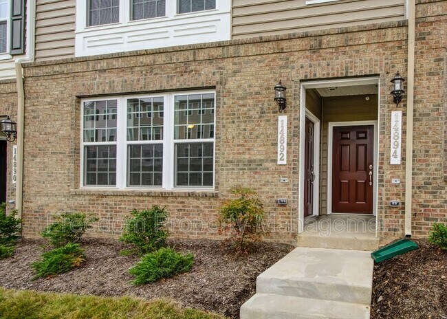 Building Photo - 14894 Mason Creek Cir