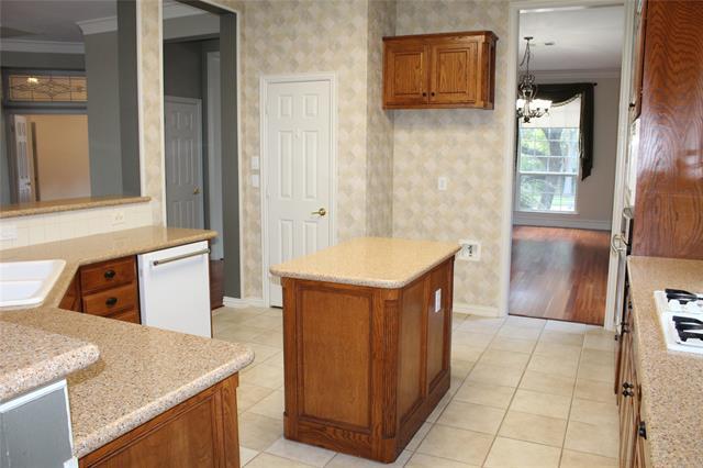 Building Photo - 11000 Breezewood Dr