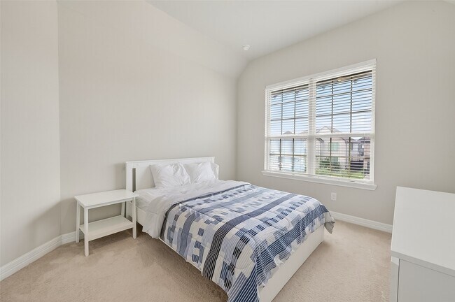 Building Photo - 4018 Martin Ridge Dr