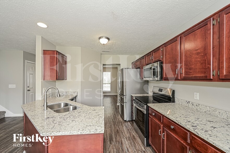 Building Photo - 6005 Monroe Crossing