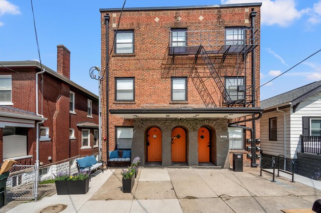 Building Photo - 217 W 13th St