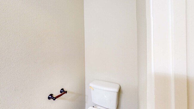 Building Photo - PURE Property Management Presents: Beautiful 3 Bedroom/2 Bath in Santa Rosa!