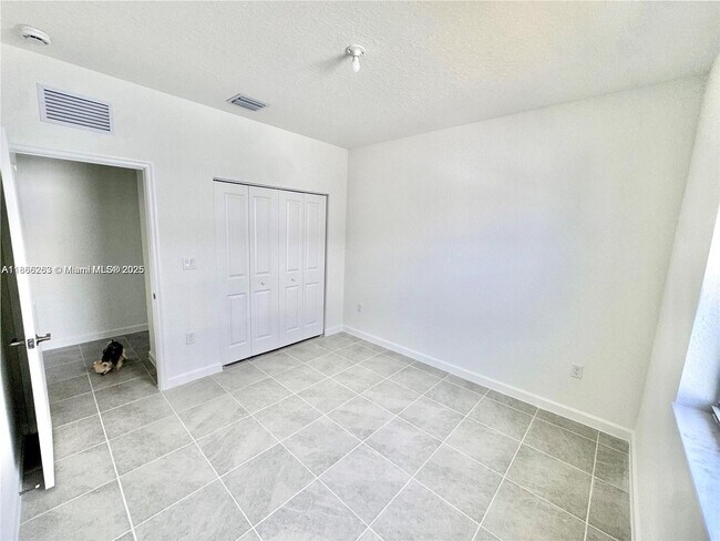 Building Photo - 2990 SE 23rd Ave