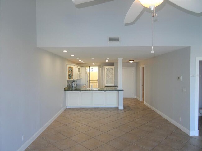 Building Photo - 2775 Kipps Colony Dr S