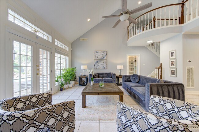 Building Photo - 3622 Springhill Ln