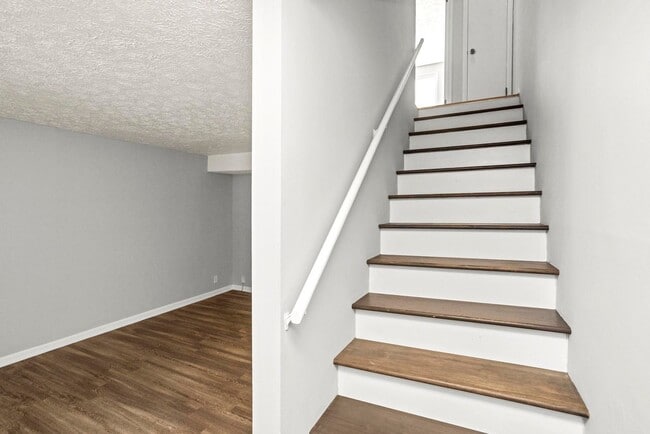 Building Photo - 3307 Falls Creek Dr