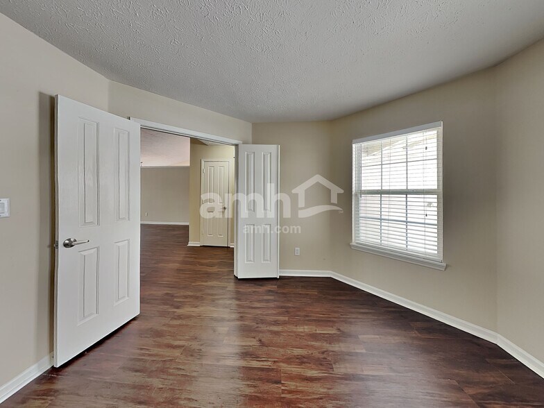 Building Photo - 6002 Candlewick Dr