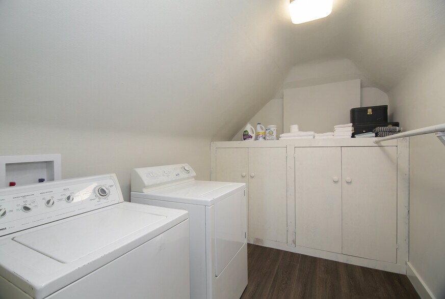 Building Photo - 1112 Grand Ave