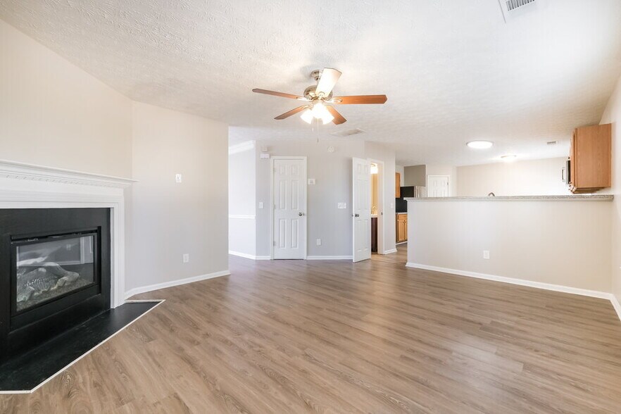 Building Photo - 1374 Ivey Pointe Dr SE
