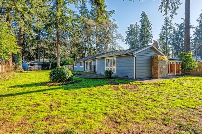 Building Photo - Lakewood Rambler 3 bedroom + Bonus