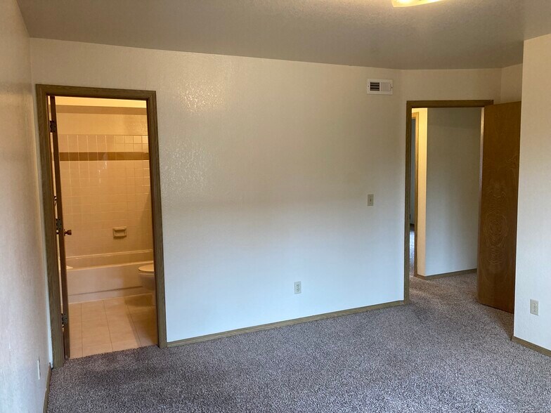 Building Photo - 1771 Elcadore Dr