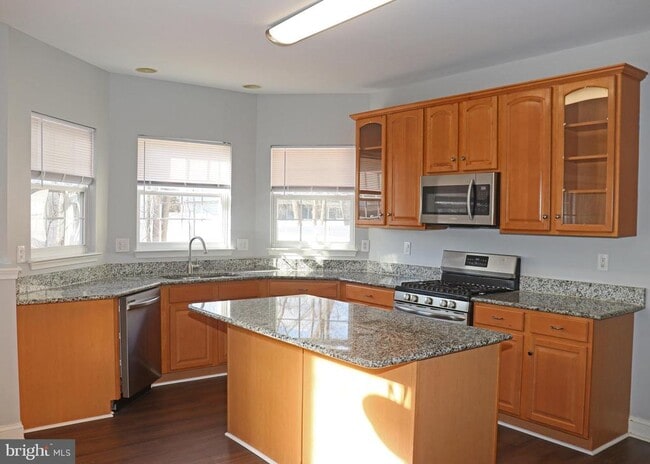 Building Photo - 24 Blue Spruce Dr