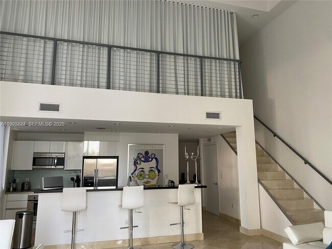 Building Photo - 1060 Brickell Ave