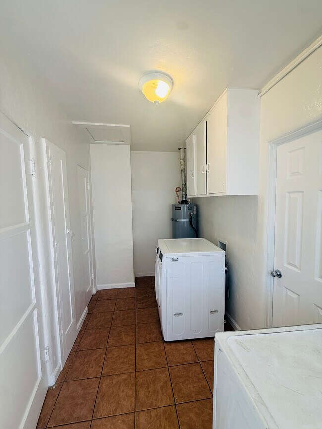 Building Photo - 818 Shenandoah St