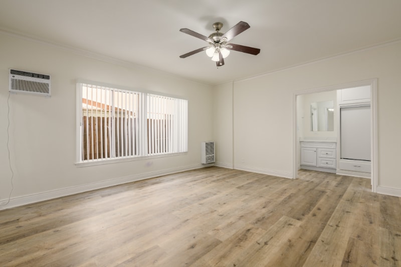 Building Photo - 1317 N Bronson Ave