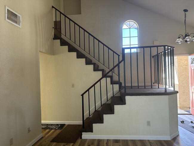 Building Photo - 2156 Sunhaven Cir