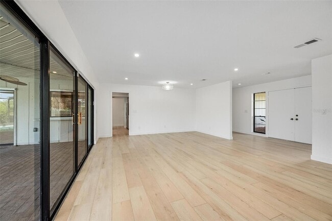 Building Photo - 5 Cache Cay Dr