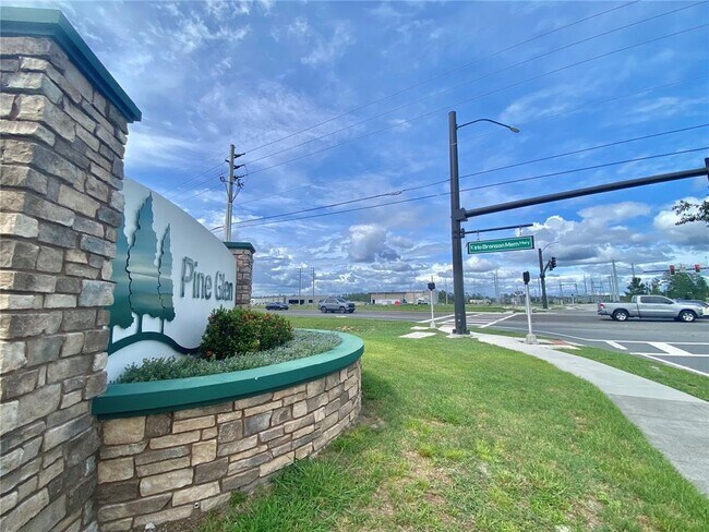 Building Photo - 6464 Needle Wy