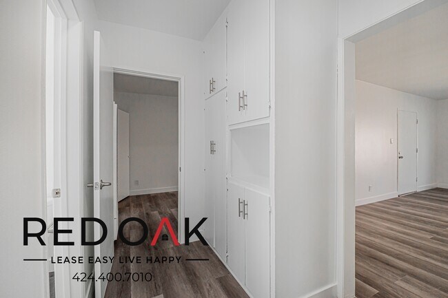 Building Photo - 4037 McLaughlin Ave