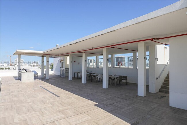 Building Photo - 1025 92nd St