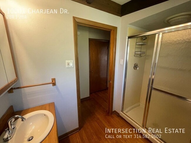 Building Photo - 10001 Charjean Dr
