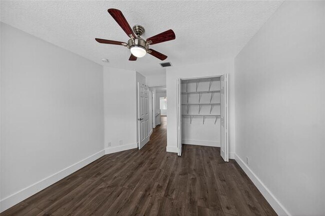 Building Photo - 744 NW 42nd Pl