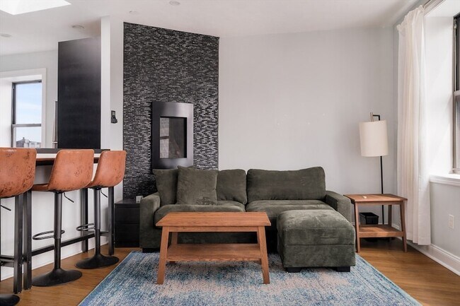 Building Photo - 188 North St