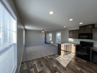 Building Photo - 10610 State Rte 762