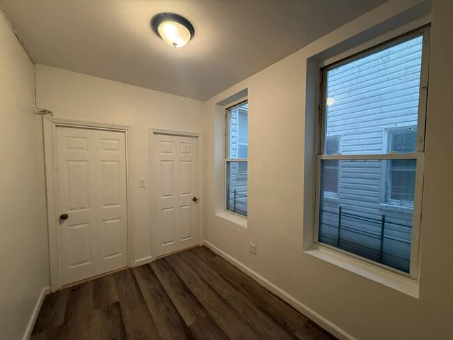 Building Photo - 92 Fountain Ave