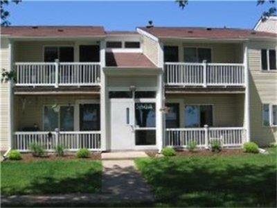 Building Photo - 560 N Douglas St