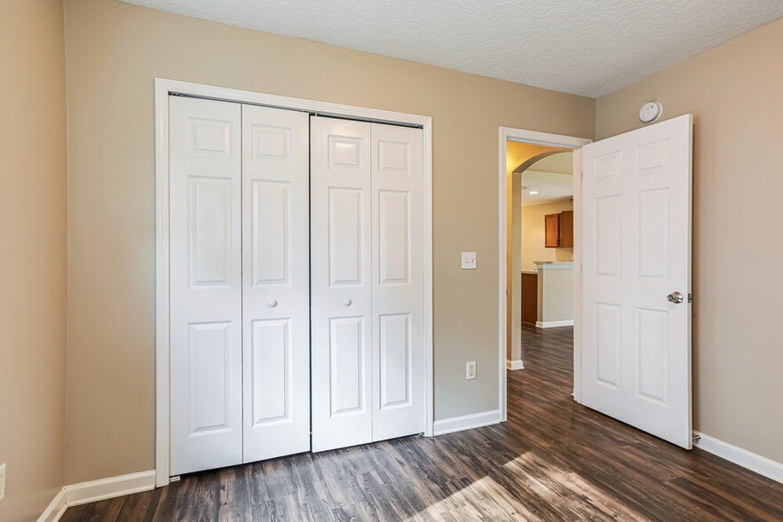 Building Photo - 1321 Spruce St