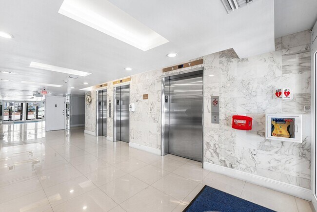 Building Photo - 1600 S Ocean Dr