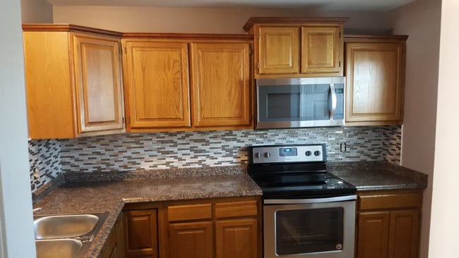 Building Photo - 483 Bramblewood Ln