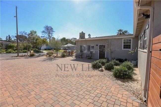 Building Photo - Stunning Claremont Home