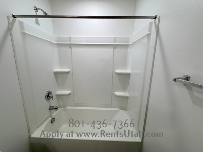 Building Photo - Canvasback