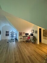 Building Photo - 1683 Eddington Rd