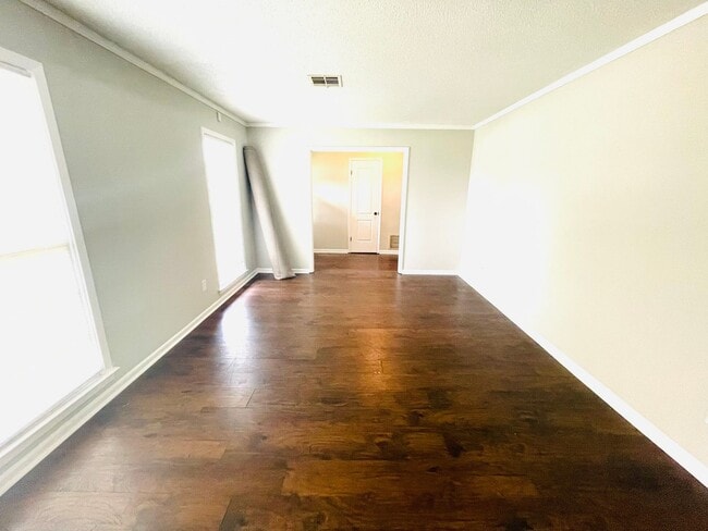 Building Photo - ** 4 Bed 2 Bath located in Brentwood ** Ca...