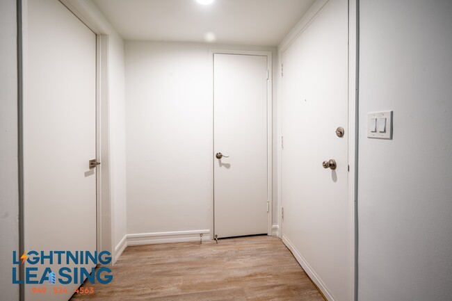 Building Photo - 1203 Kings Rd