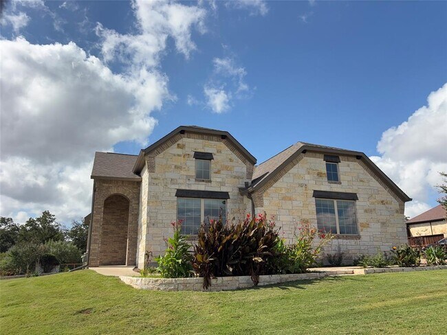 Building Photo - 337 Chisholm Trail
