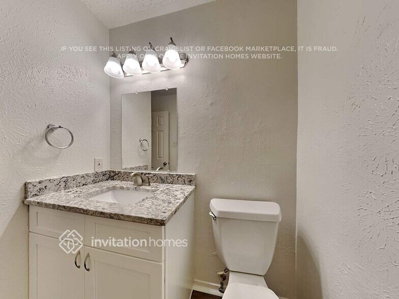 Building Photo - 717 Holly Oak Dr